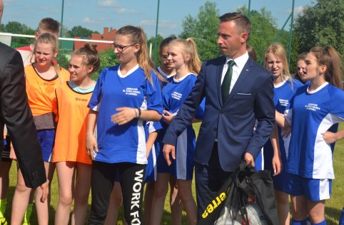 Otwarcie boiska sportowego w Chmielku - 27 maja 2018r.